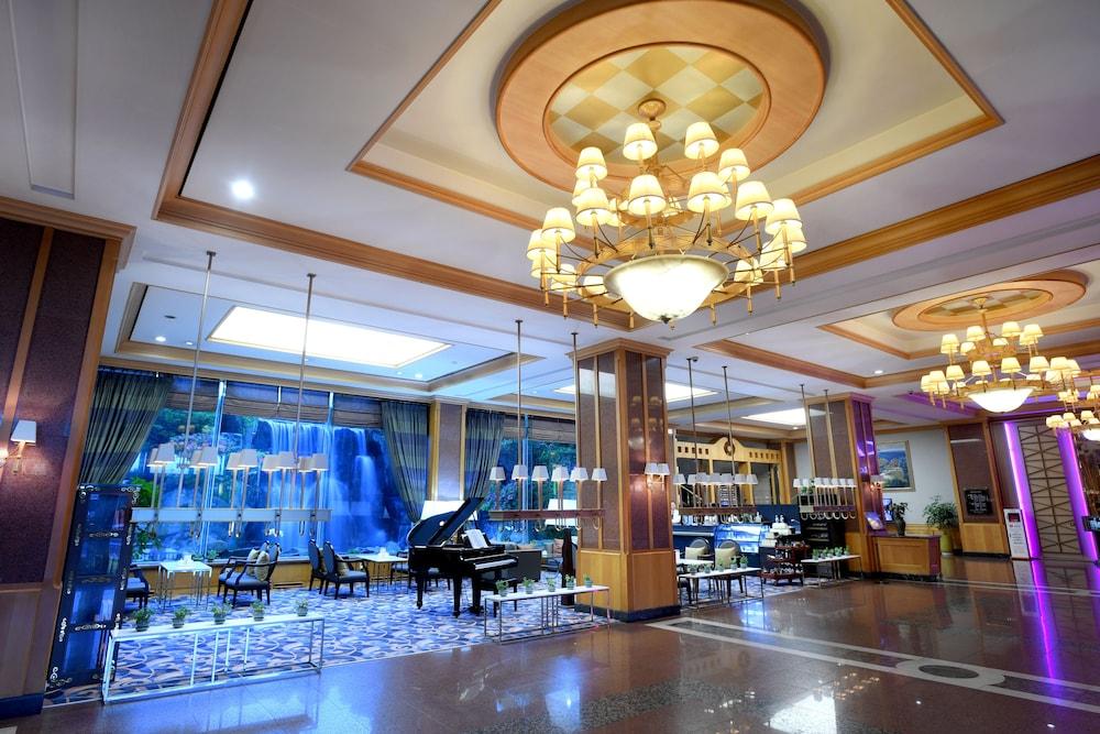 Oriental & Casino Hotel 5*