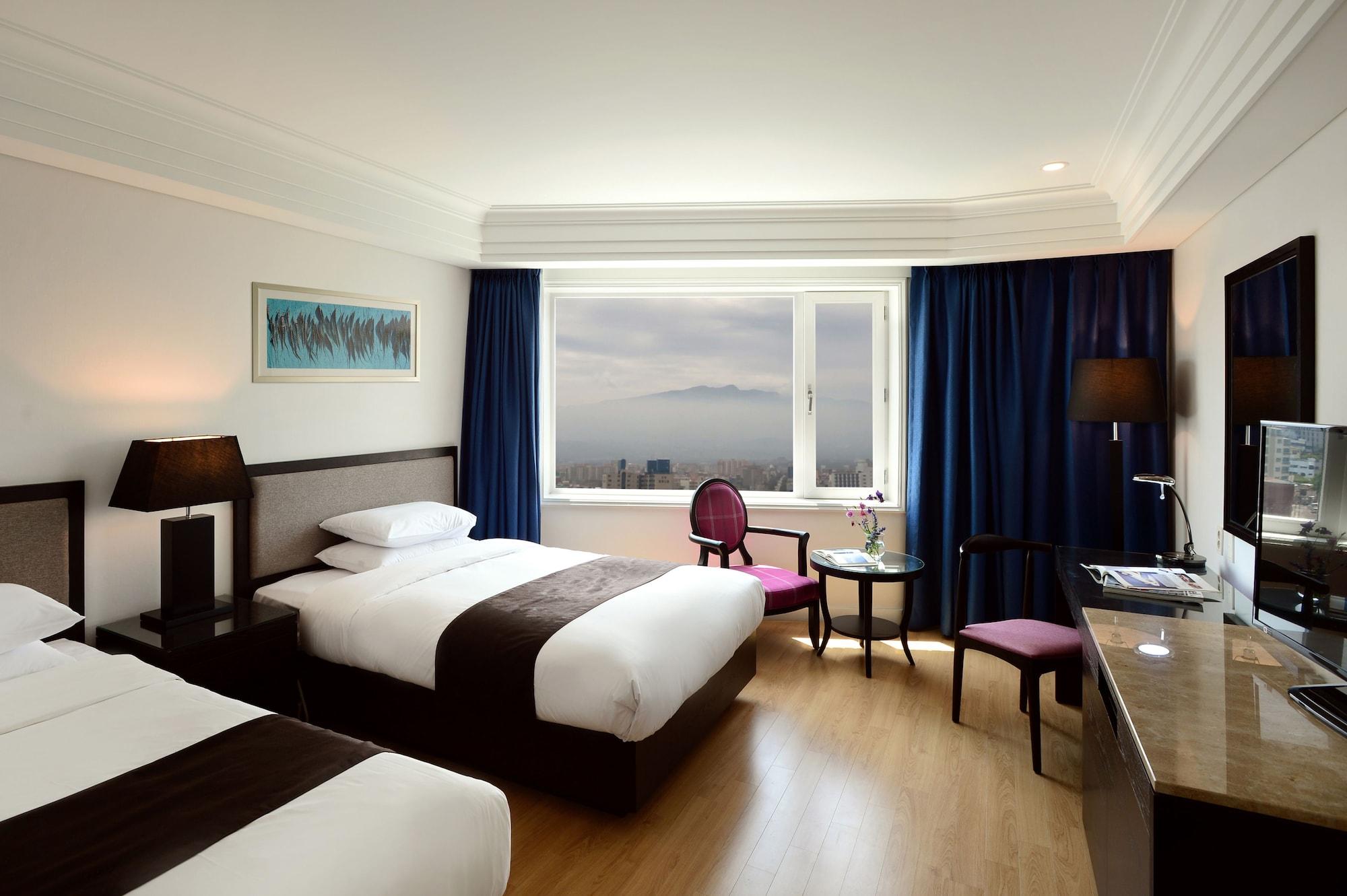 Oriental & Casino Hotel