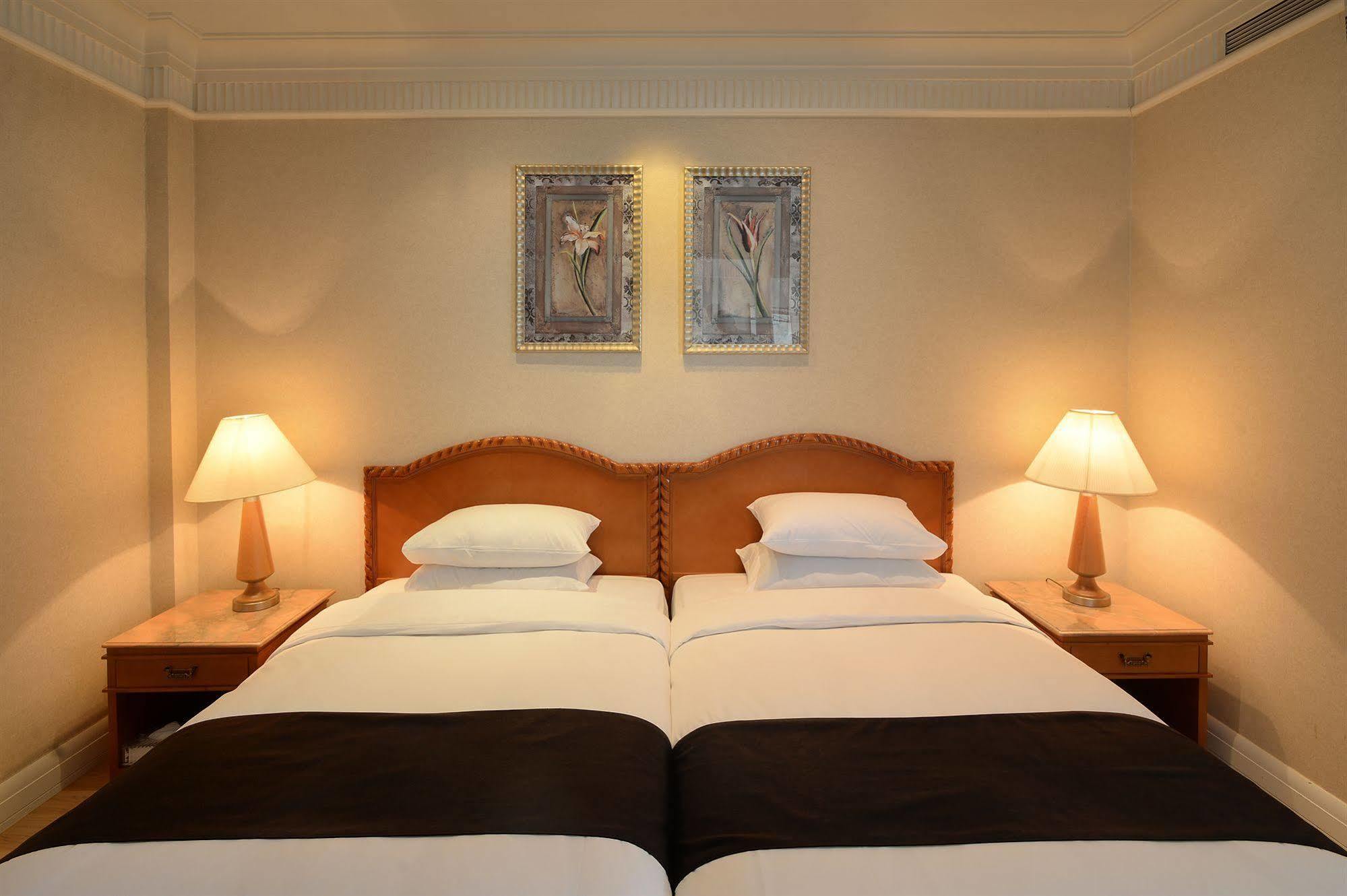 Oriental & Casino Hotel